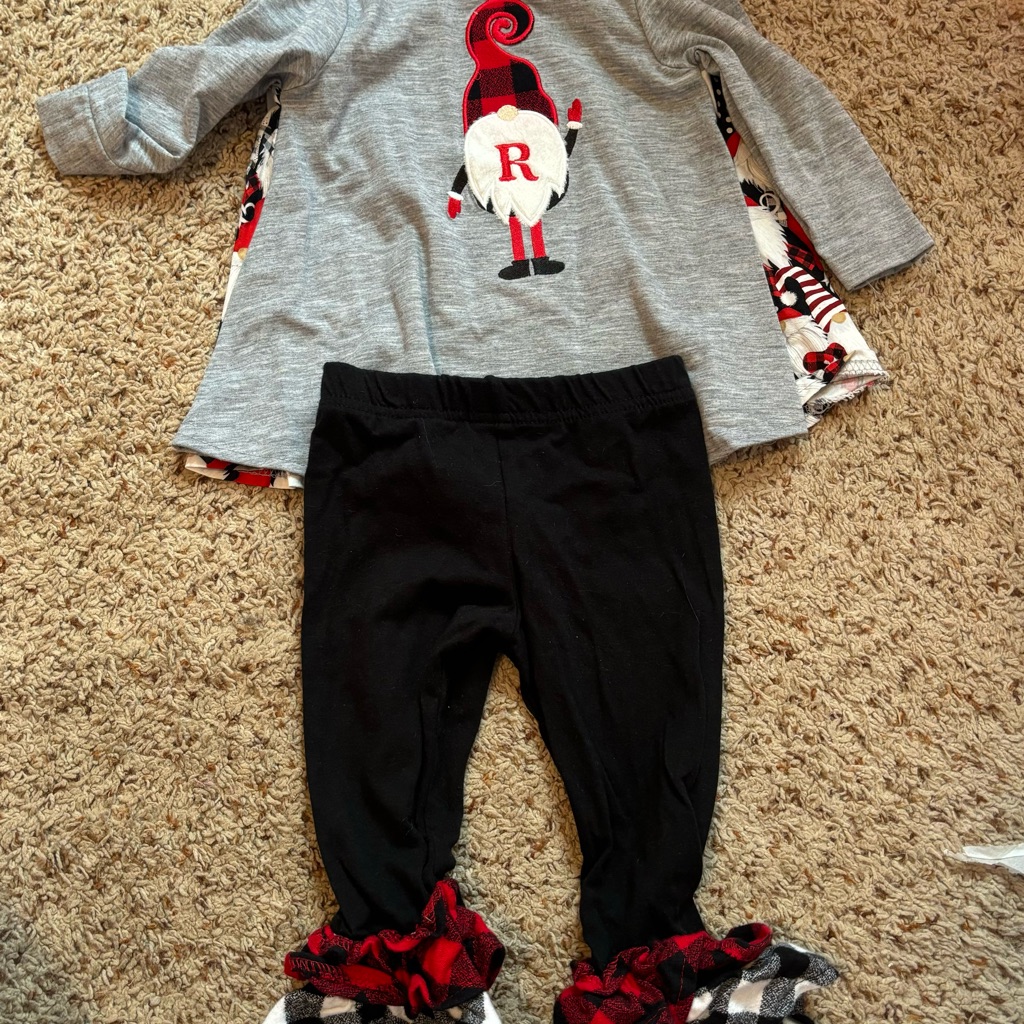 Gnome Matching Set With “R”